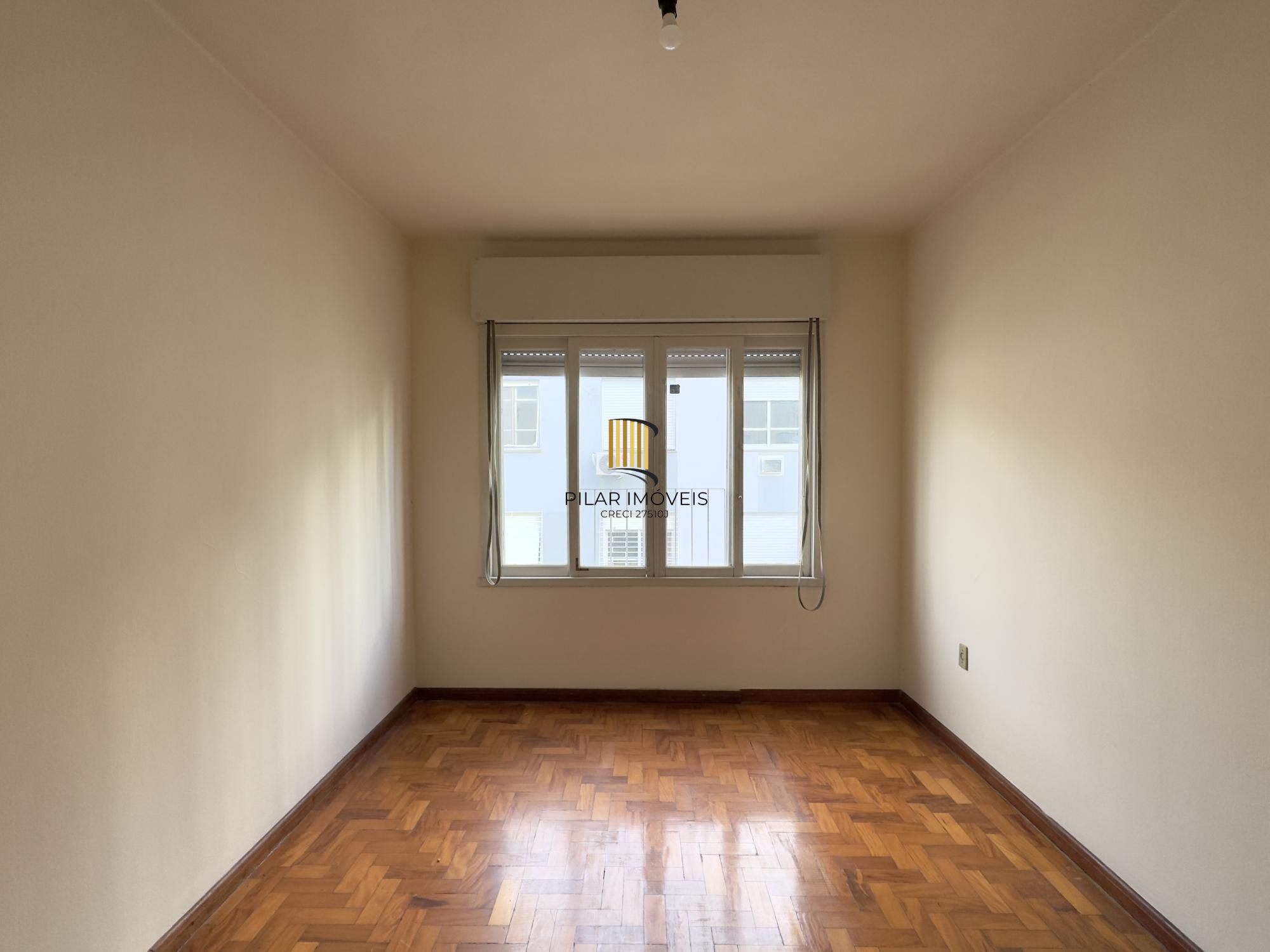 APARTAMENTO 2 DORMITÓRIOS COM PEÇAS AMPLAS NO BAIRRO PRAIA DE BELAS