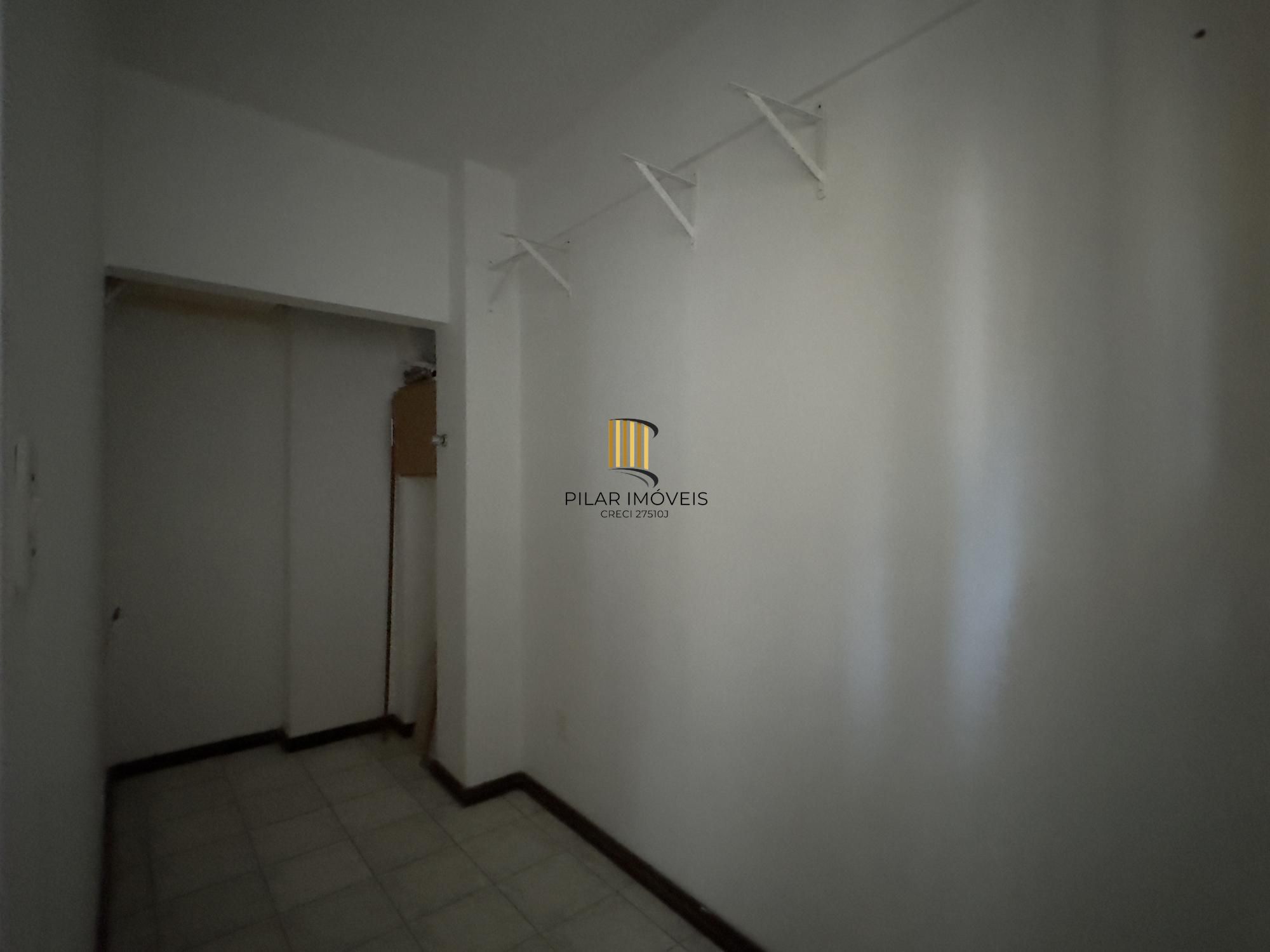 APARTAMENTO 2 DORMITÓRIOS TOTALMENTE REFORMADO NO CENTRO HISTÓRICO