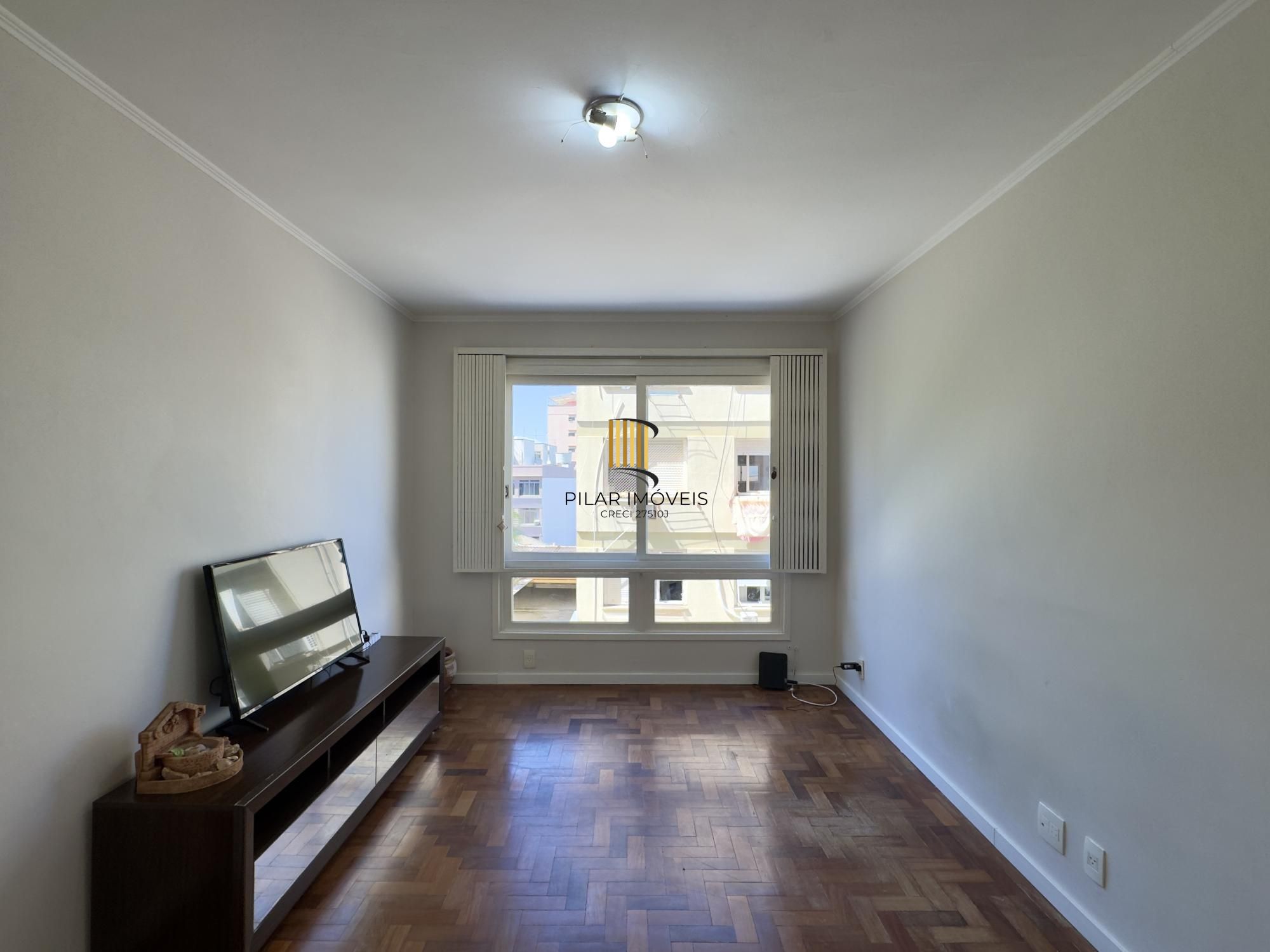 Apartamento 1 dormitório, super amplo, com vaga de garagem no Centro Histórico