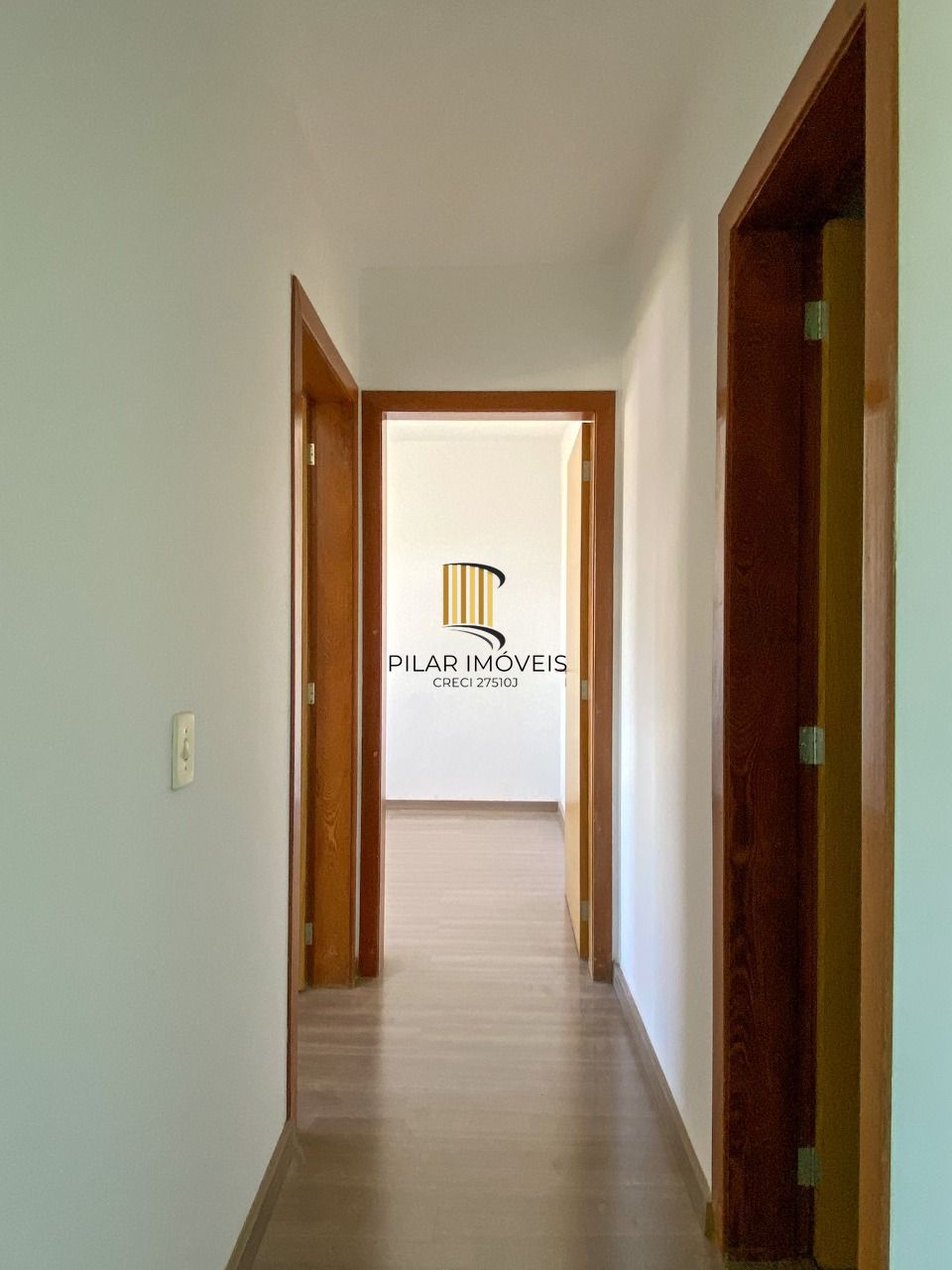 Apartamento 2 dormitórios, com vaga de garagem na Avenida Cavalhada