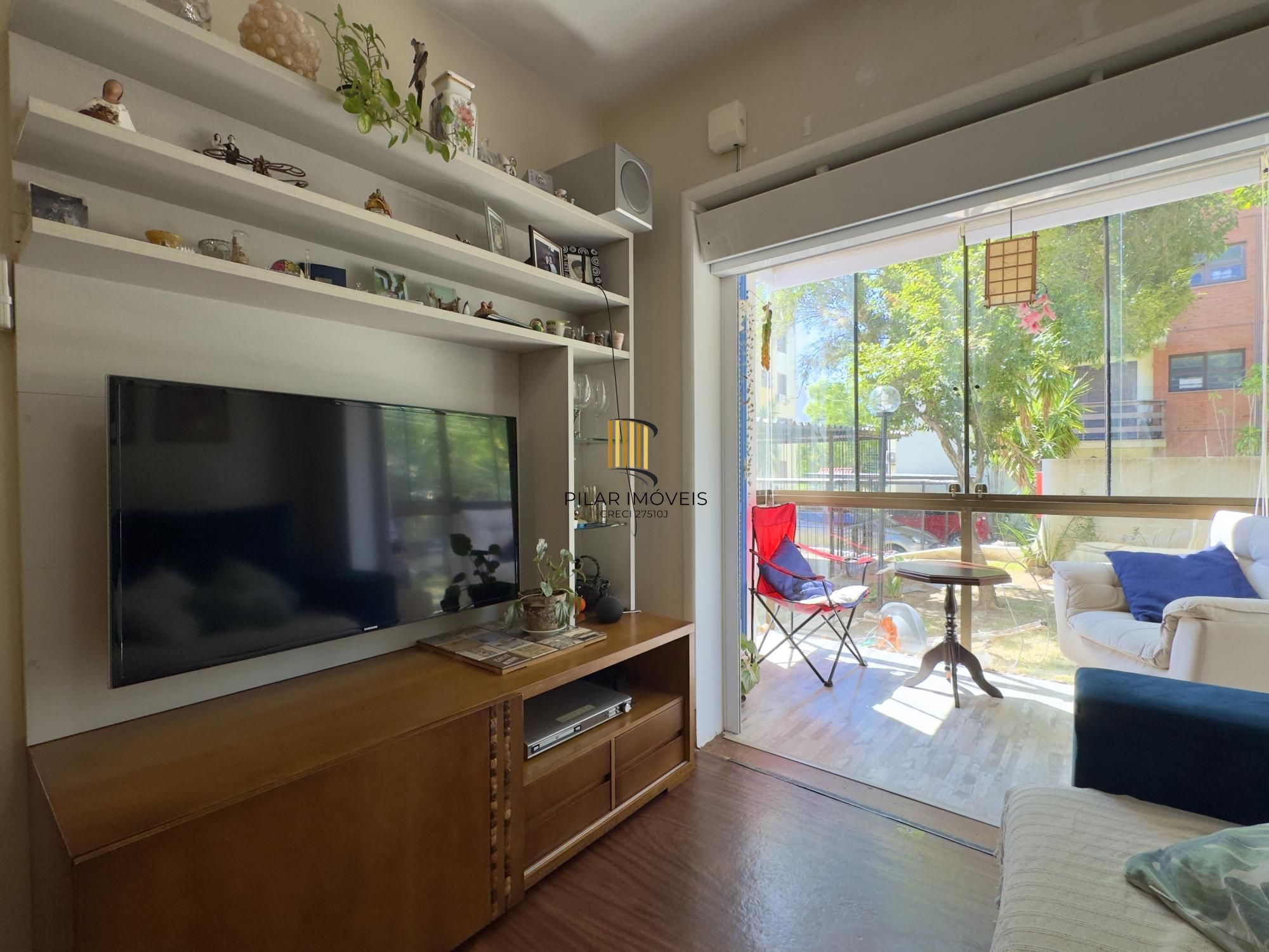 Apartamento 2 dormitórios com sacada e vaga de garagem próximo à PUCRS