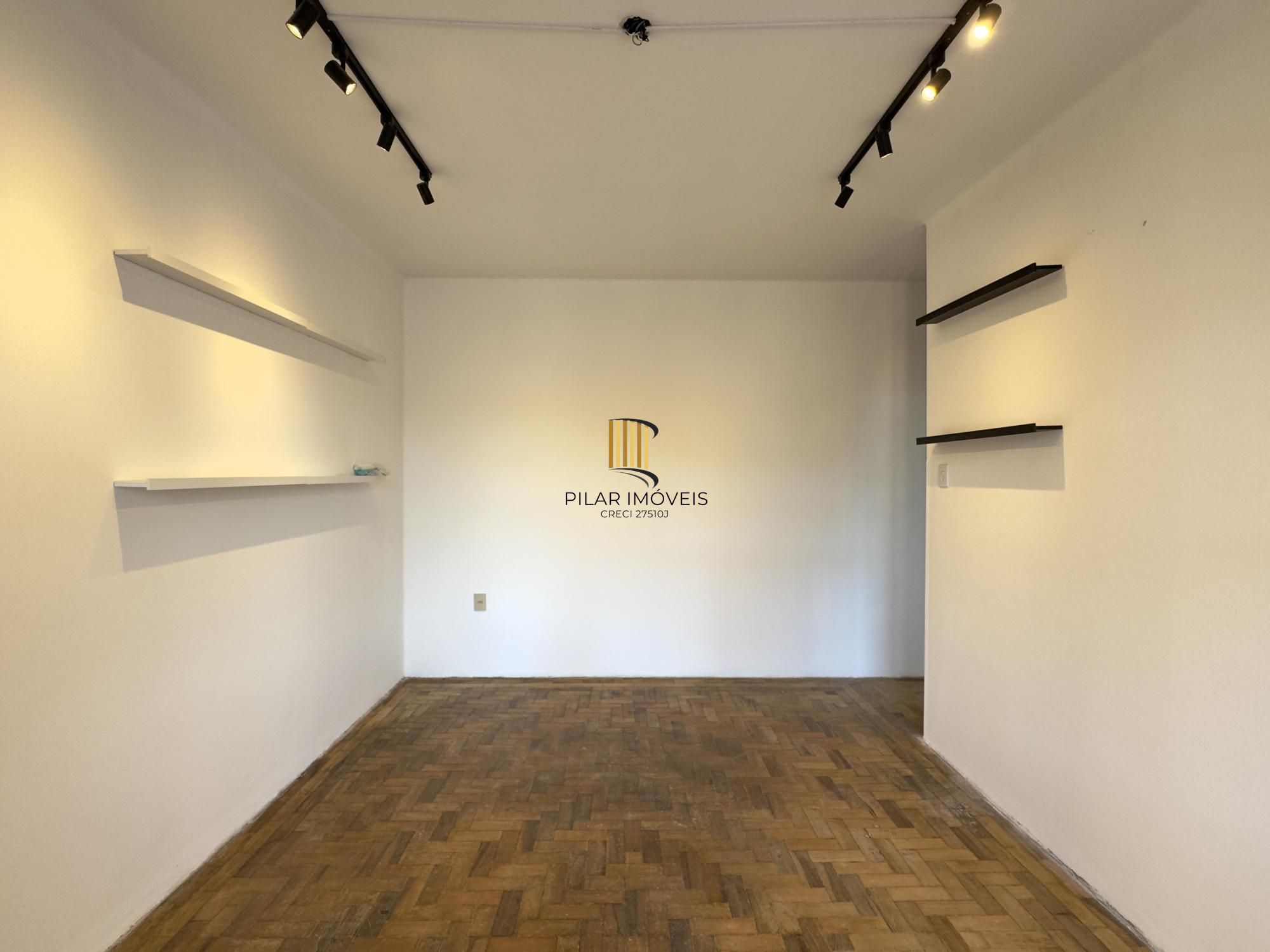 Apartamento reformado de 68m², 2 dormitórios no bairro Praia de Belas