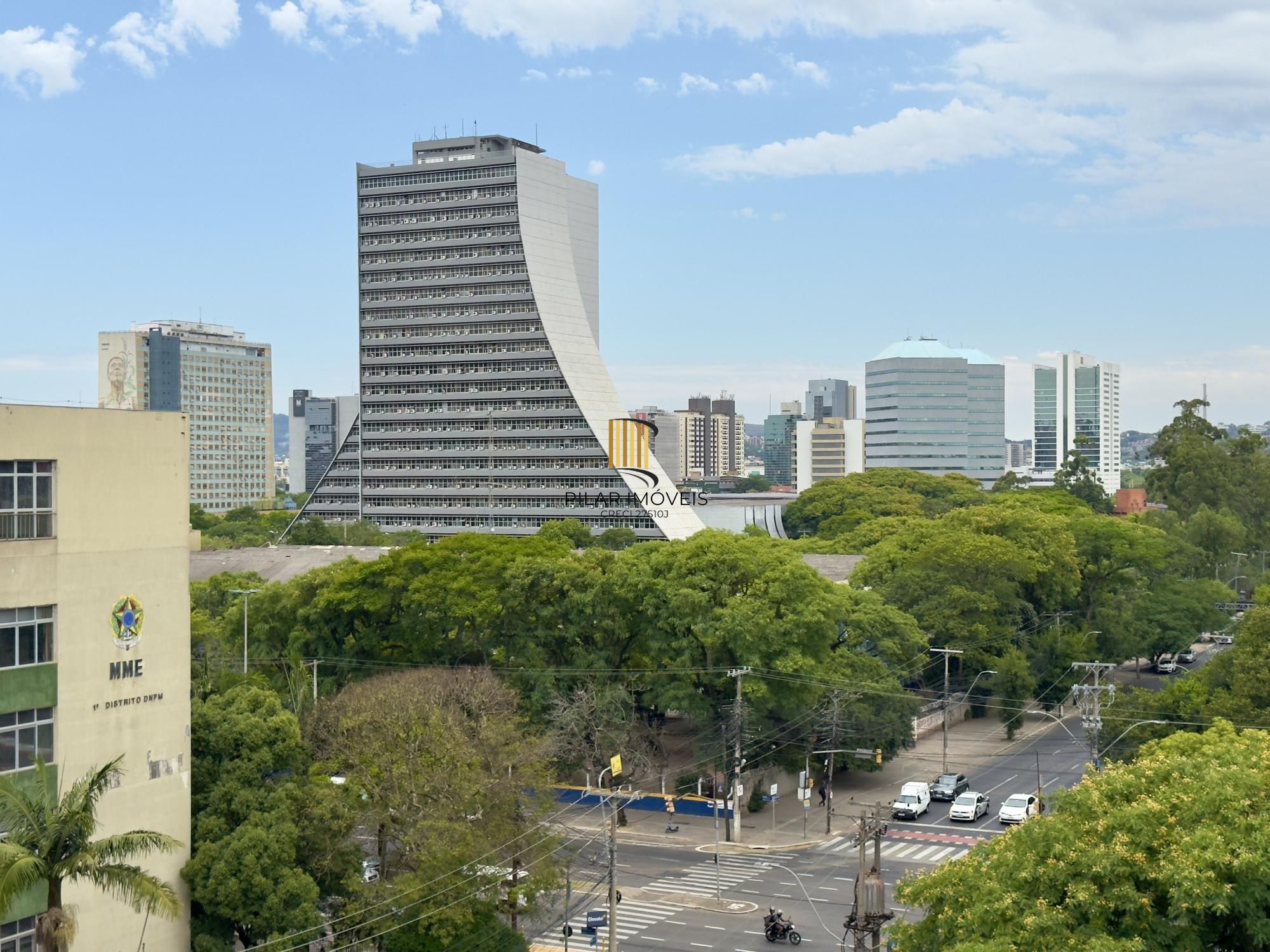 Apartamento reformado com vista definida, ótima localização no Centro Histórico