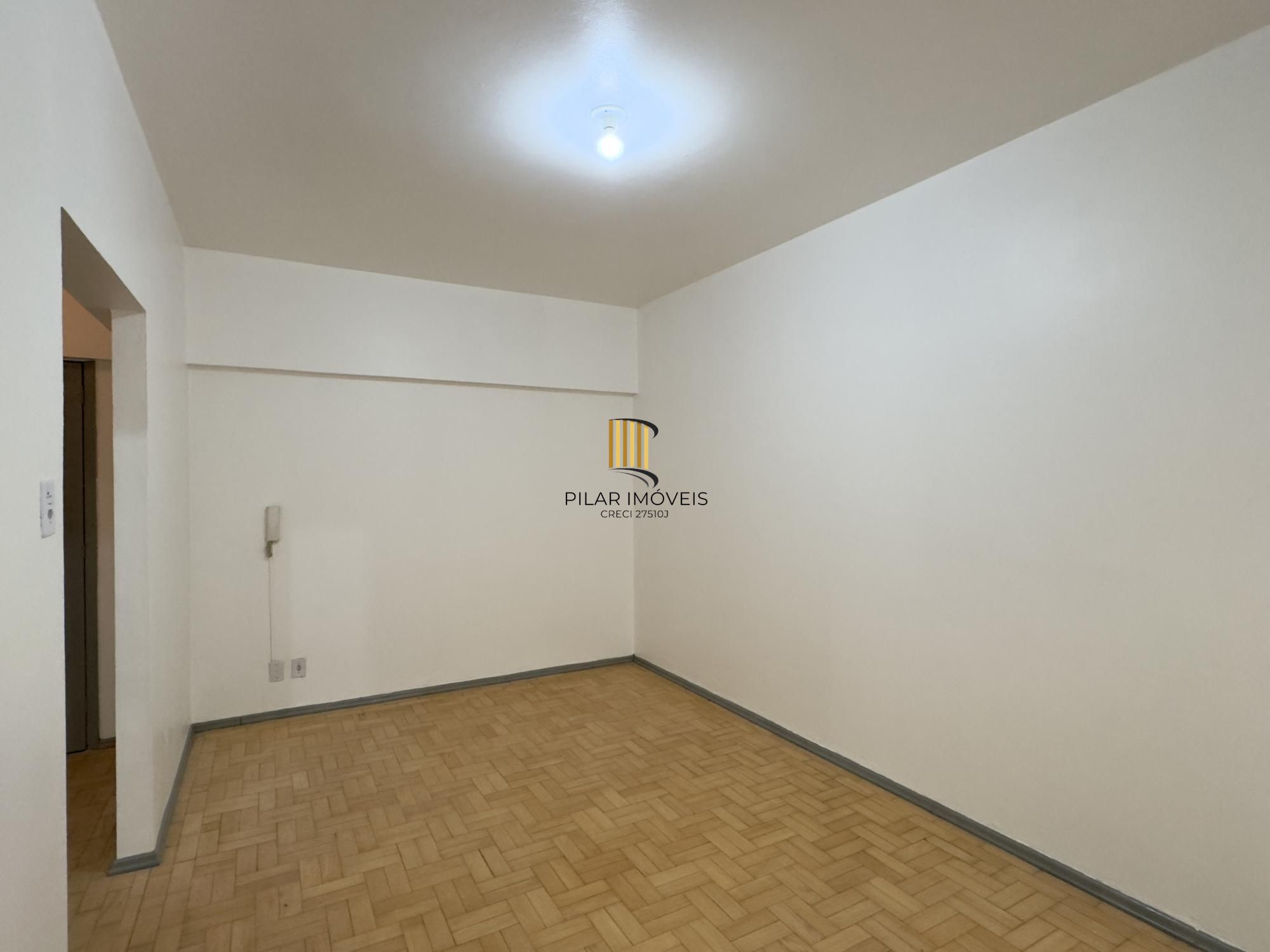 Apartamento 1 dormitório reformado no coração do Centro Histórico