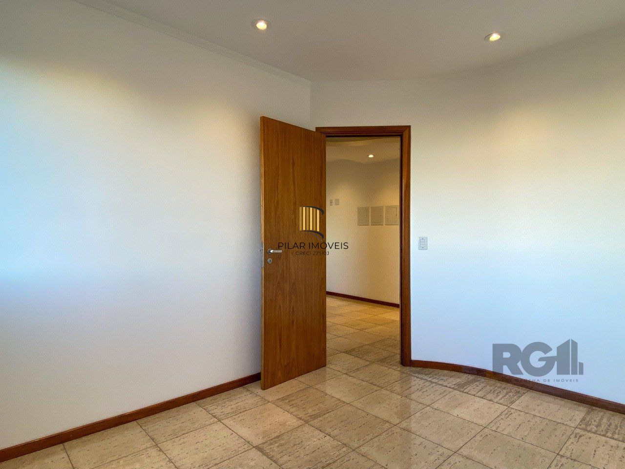 CONJUNTO COMERCIAL DE FRENTE NO PREMIUM OFFICE, JUNTO AO TREND ORLA