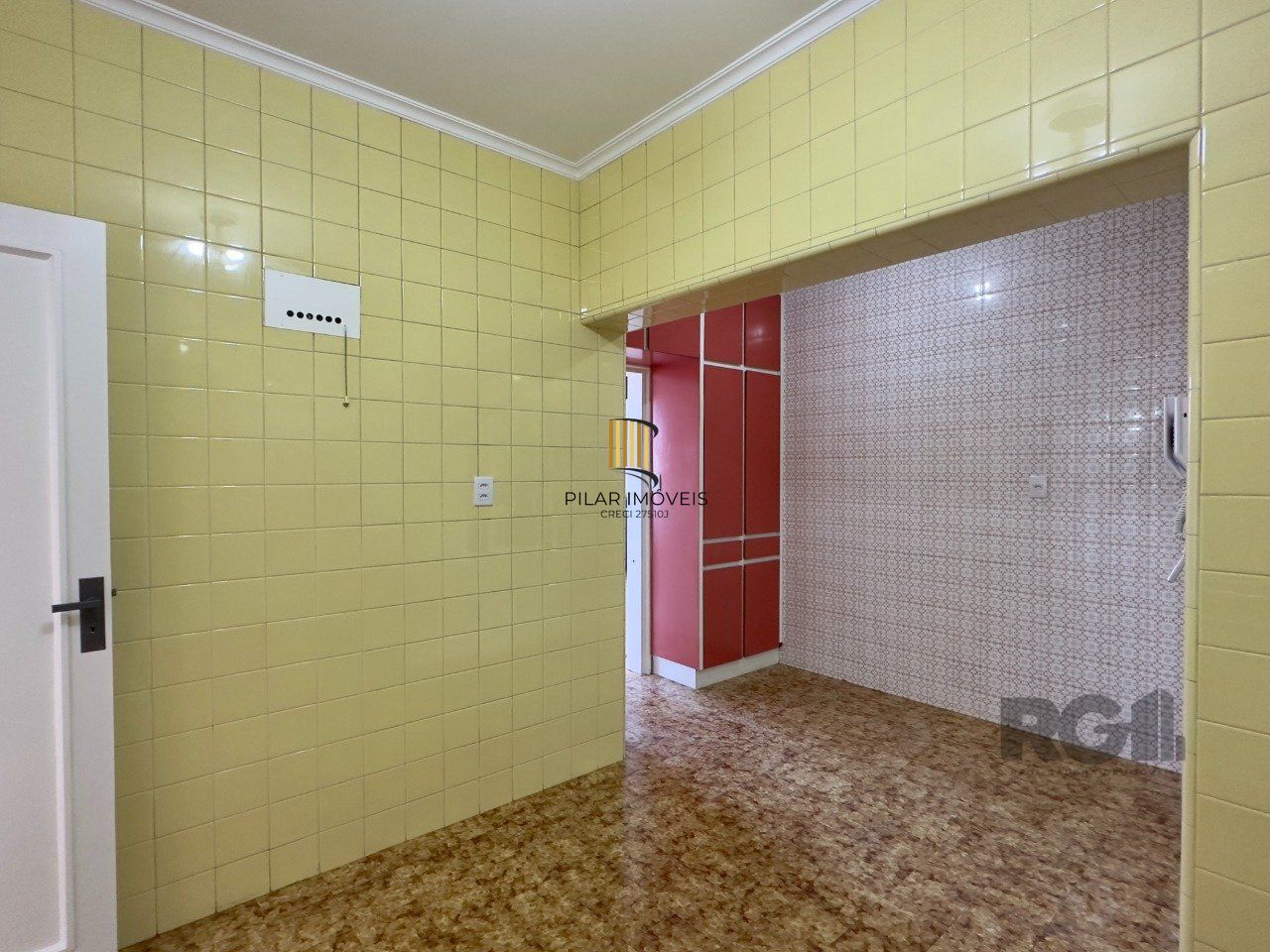 SUPER APARTAMENTO REFORMADO DE 3 DORMITÓRIOS EM ÓTIMA LOCALIZAÇÃO NA DUQUE