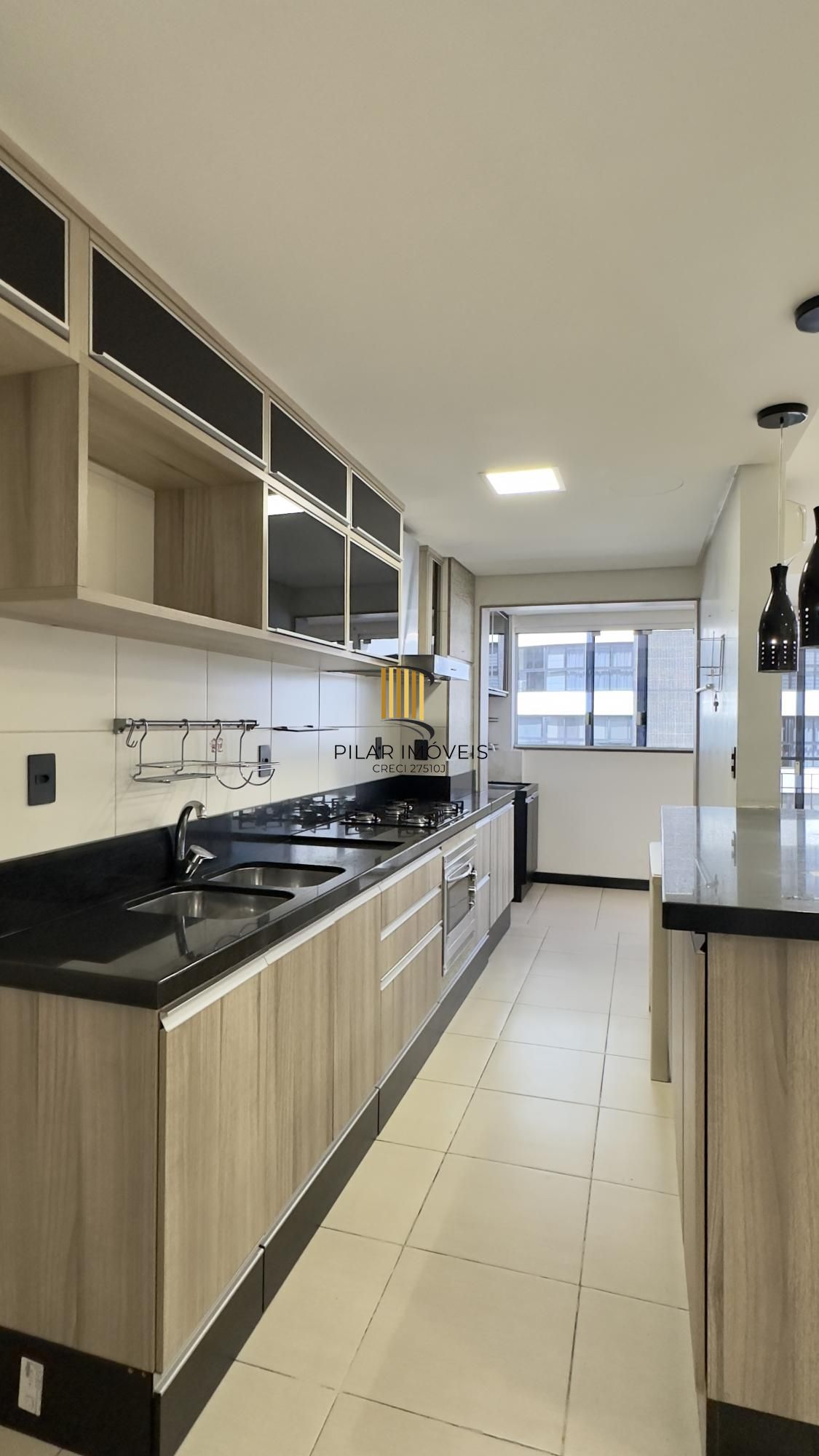 APARTAMENTO DE 2 DORMITÓRIOS, SENDO 1 SUÍTE E 2 VAGAS DE GARAGEM