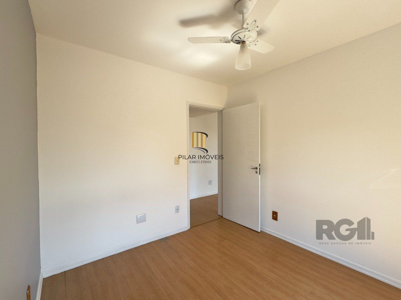 APARTAMENTO 1 DORMITÓRIO EM ANDAR ALTO COM VISTA PARA GUAÍBA NO CENTRO HISTÓRICO