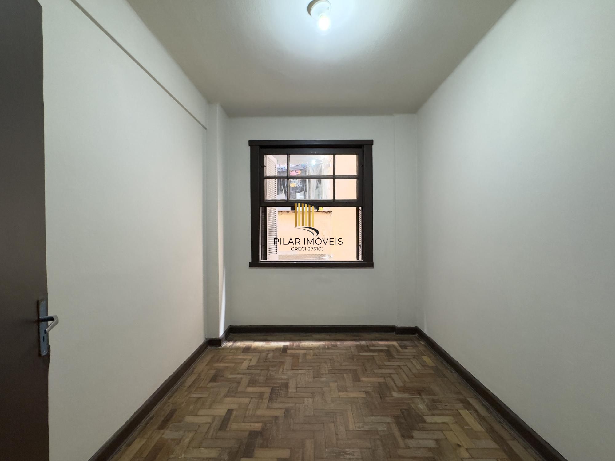 Apartamento de 62m², 2 dormitórios com banheiro auxiliar no Centro Histórico