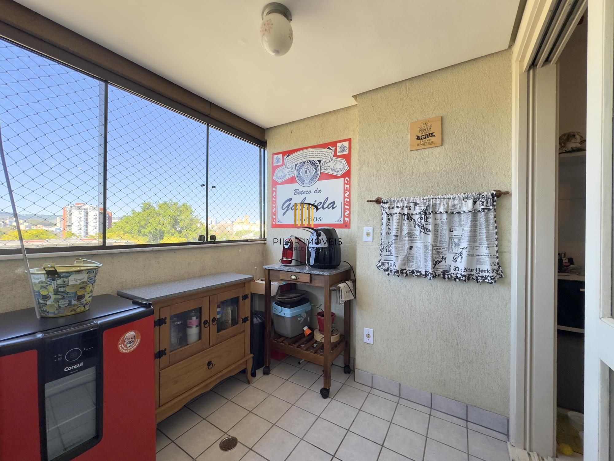 Apartamento 2 dormitórios, com lavabo e vaga de garagem na Cidade Baixa