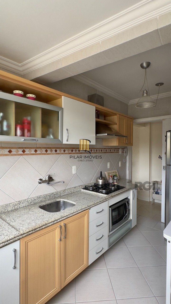 APARTAMENTO 2 DORMITÓRIOS, DE FRENTE, COM VAGA DE GARAGEM NO JARDIM BOTÂNICO