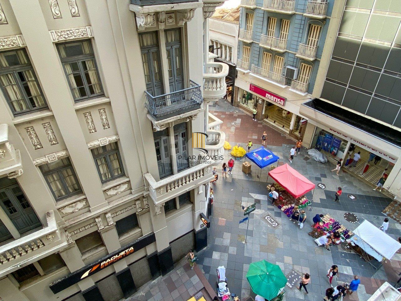 Sala comercial, de frente para a Rua Uruguai, no condomínio Aceguá