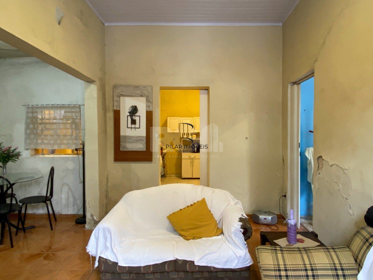 Casa de esquina com 64m², próximo ao Cais Embarcadero