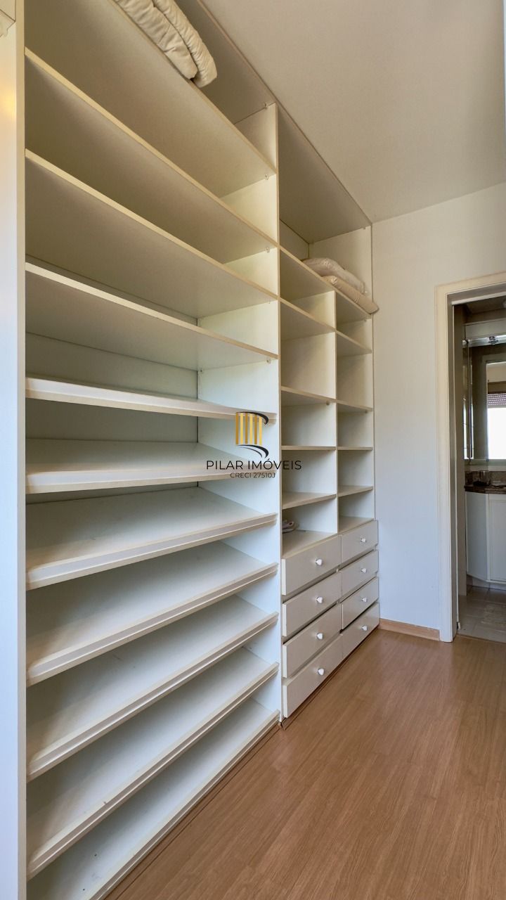 Apartamento 3 dormitórios no bairro Menino Deus