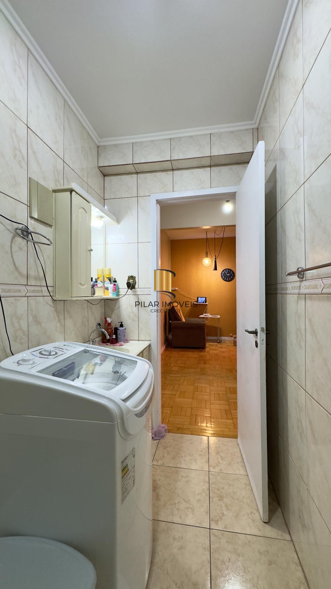 Apartamento 1 dormitório amplo, em andar alto com vista, no Centro Histórico