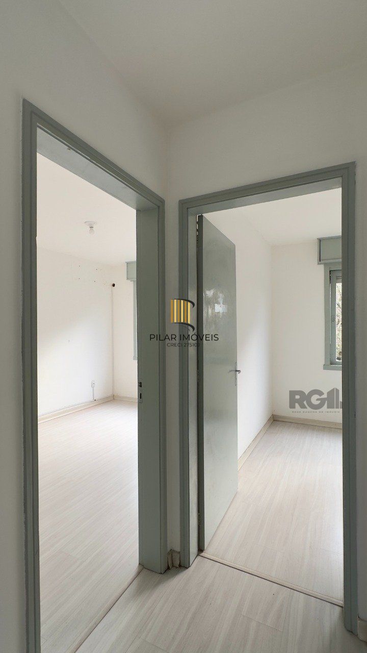 Apartamento 2 dormitórios ensolarado, com vaga de garagem no Menino Deus