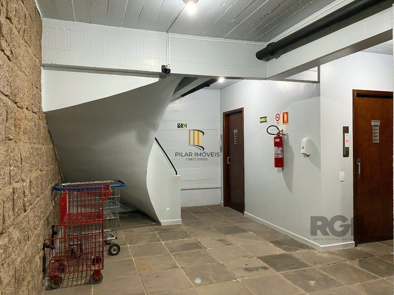 Apartamento com muito conforto e ótima iluminação no Moinhos de Vento