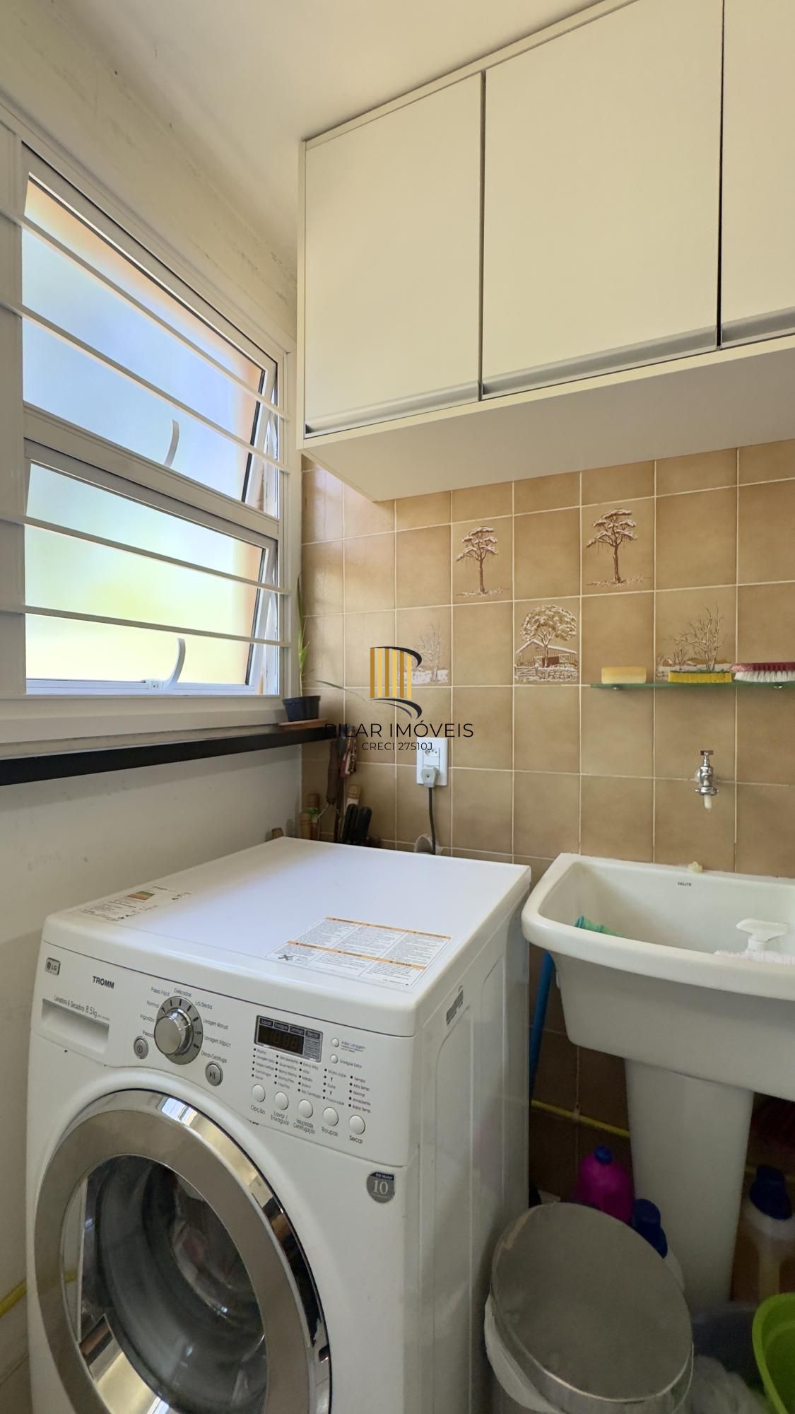 Apartamento 2 dormitórios com sacada e vaga de garagem próximo à PUCRS