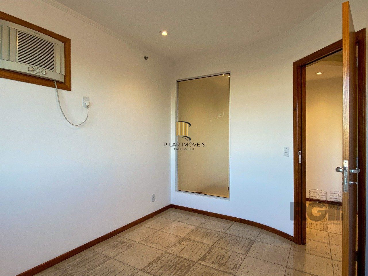 CONJUNTO COMERCIAL DE FRENTE NO PREMIUM OFFICE, JUNTO AO TREND ORLA