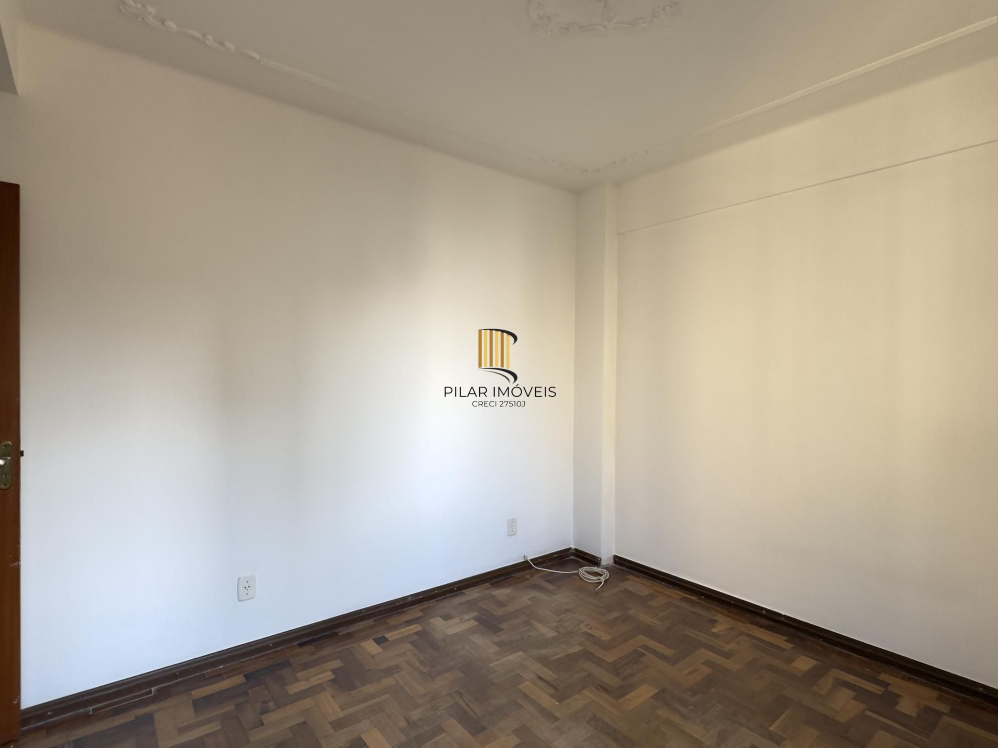 APARTAMENTO 2 DORMITÓRIOS TOTALMENTE REFORMADO NO CENTRO HISTÓRICO