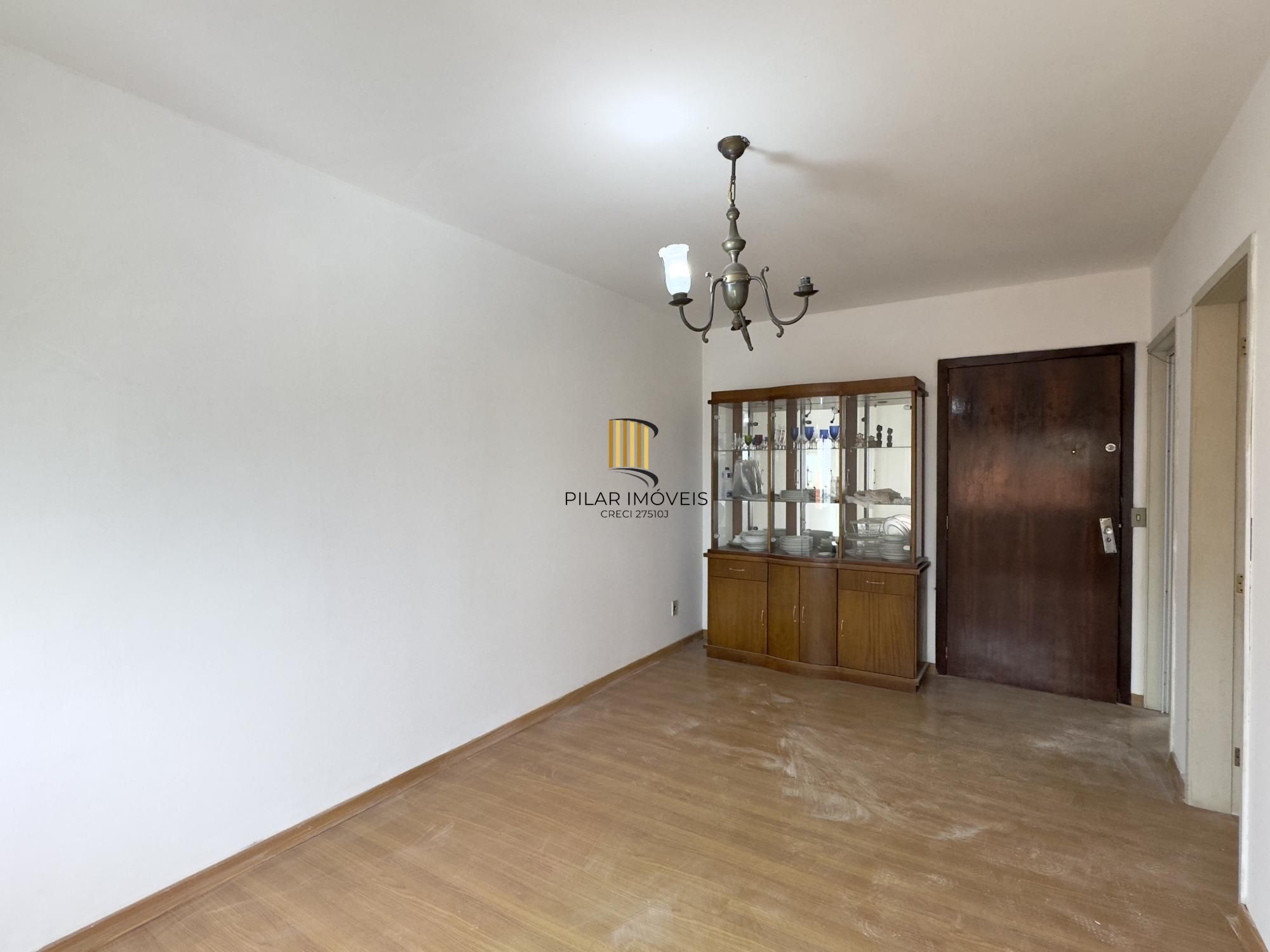 Apartamento 2 dormitório com dependência e vaga de garagem no Centro Histórico