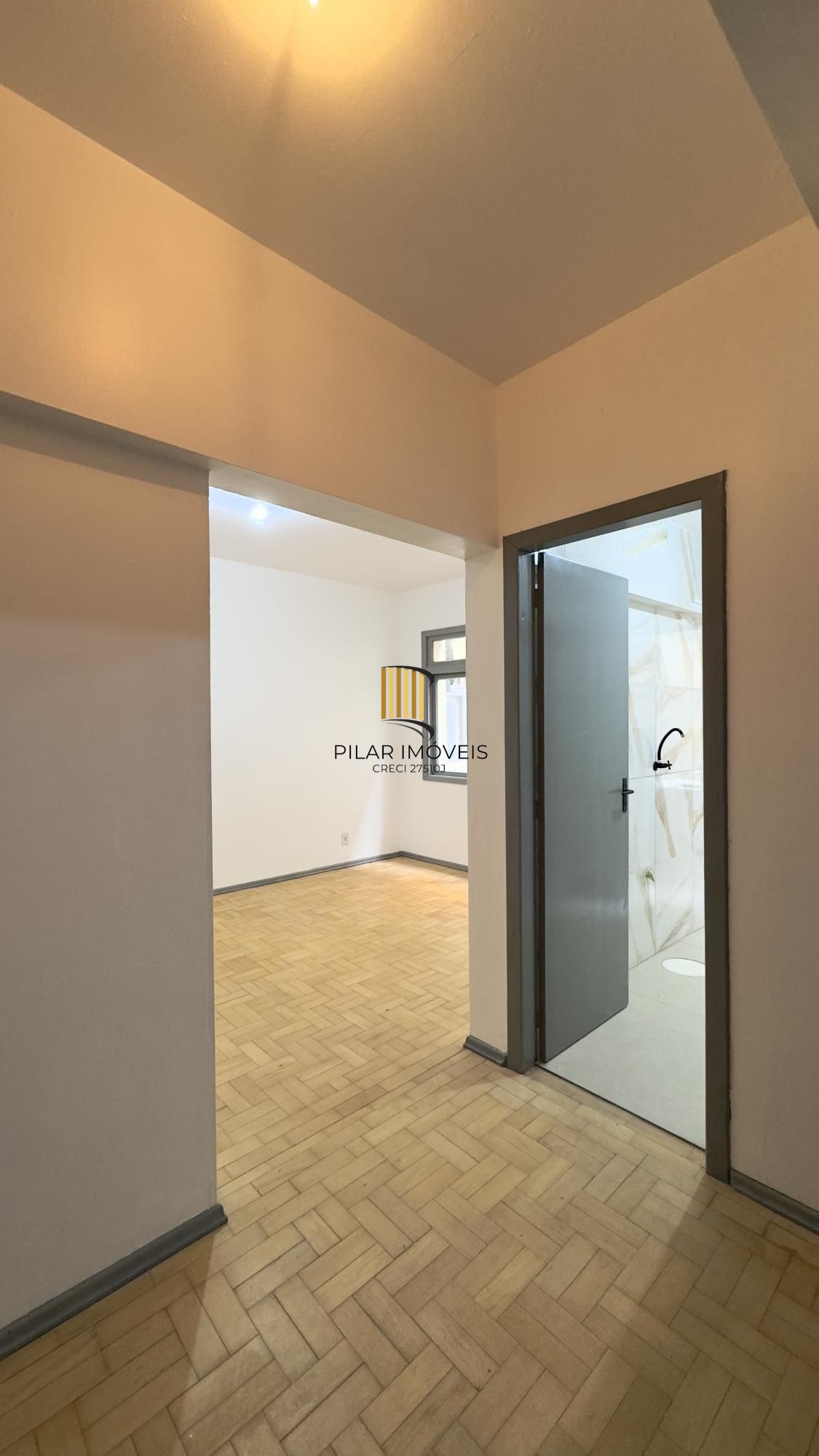 Apartamento 1 dormitório reformado no coração do Centro Histórico