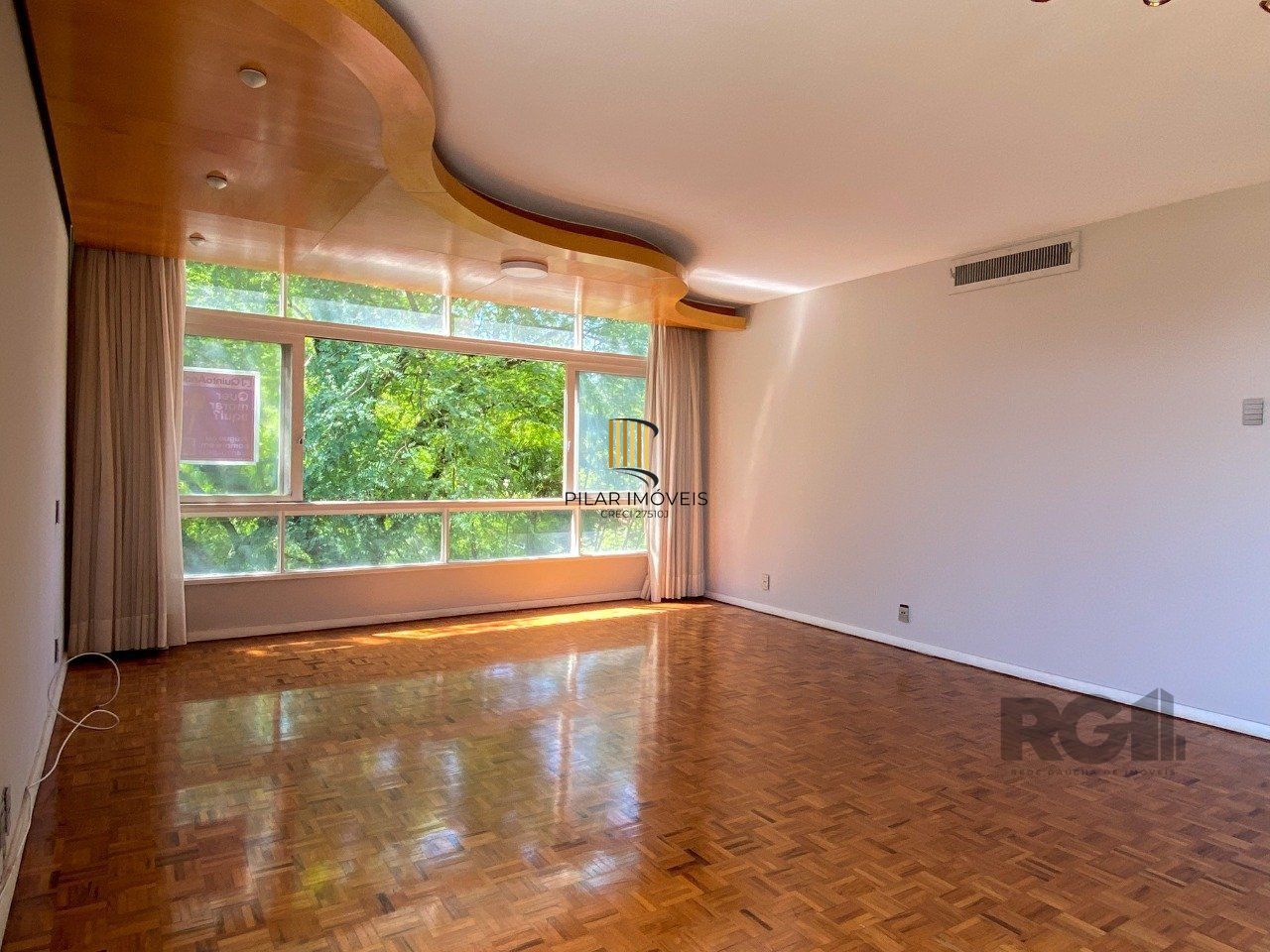 Apartamento com muito conforto e ótima iluminação no Moinhos de Vento