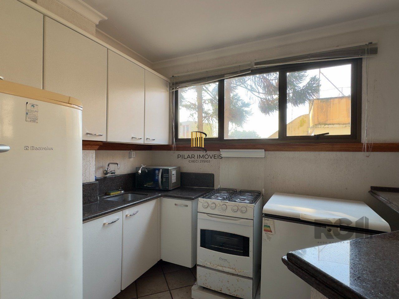 COBERTURA COM 174M², DE FRENTE, 3 DORMITÓRIOS, EM ÓTIMA LOCALIZAÇÃO NO MENINO DEUS