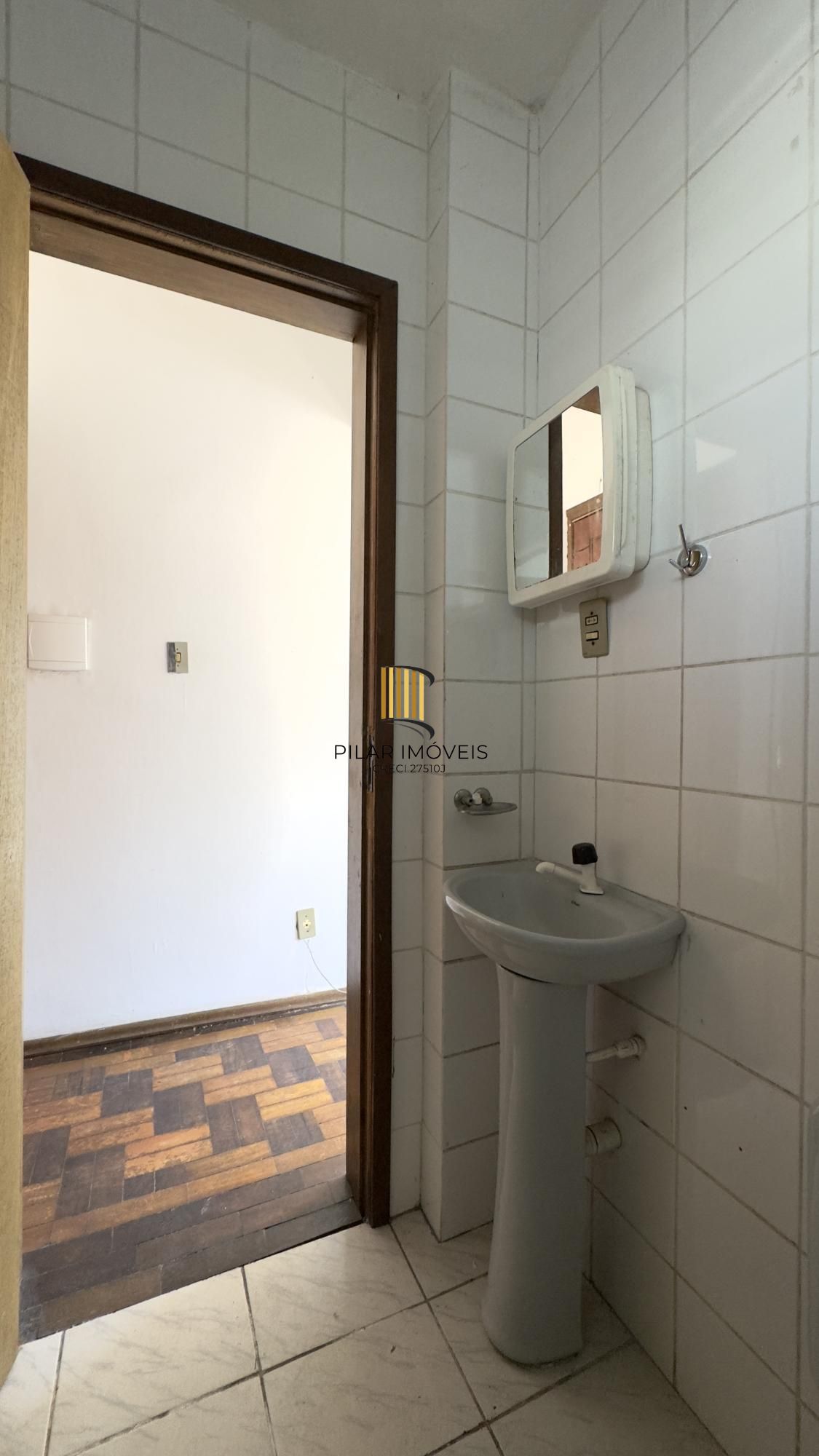 Apartamento 1 dormitório com vista e muito potencial no Centro Histórico