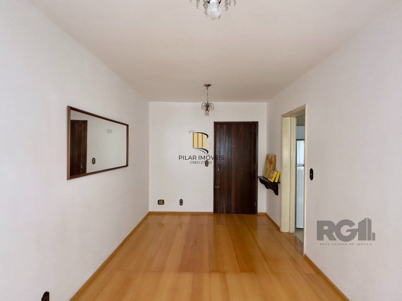 APARTAMENTO SEMIMOBILIADO COM ÓTIMA LOCALIZAÇÃO NO CENTRO HISTÓRICO