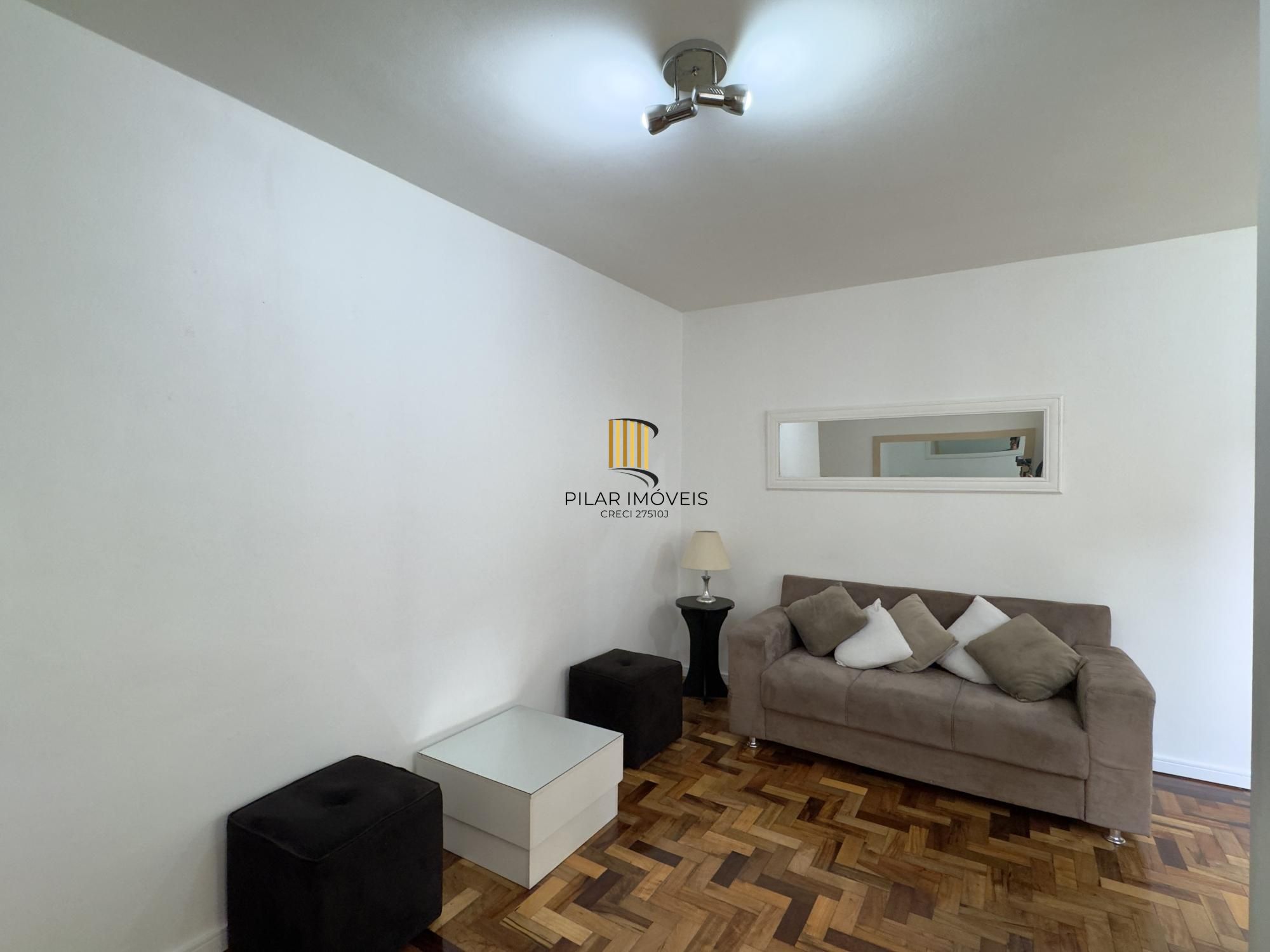 Apartamento de 3 dormitórios, super amplo e bem iluminado no Centro Histórico