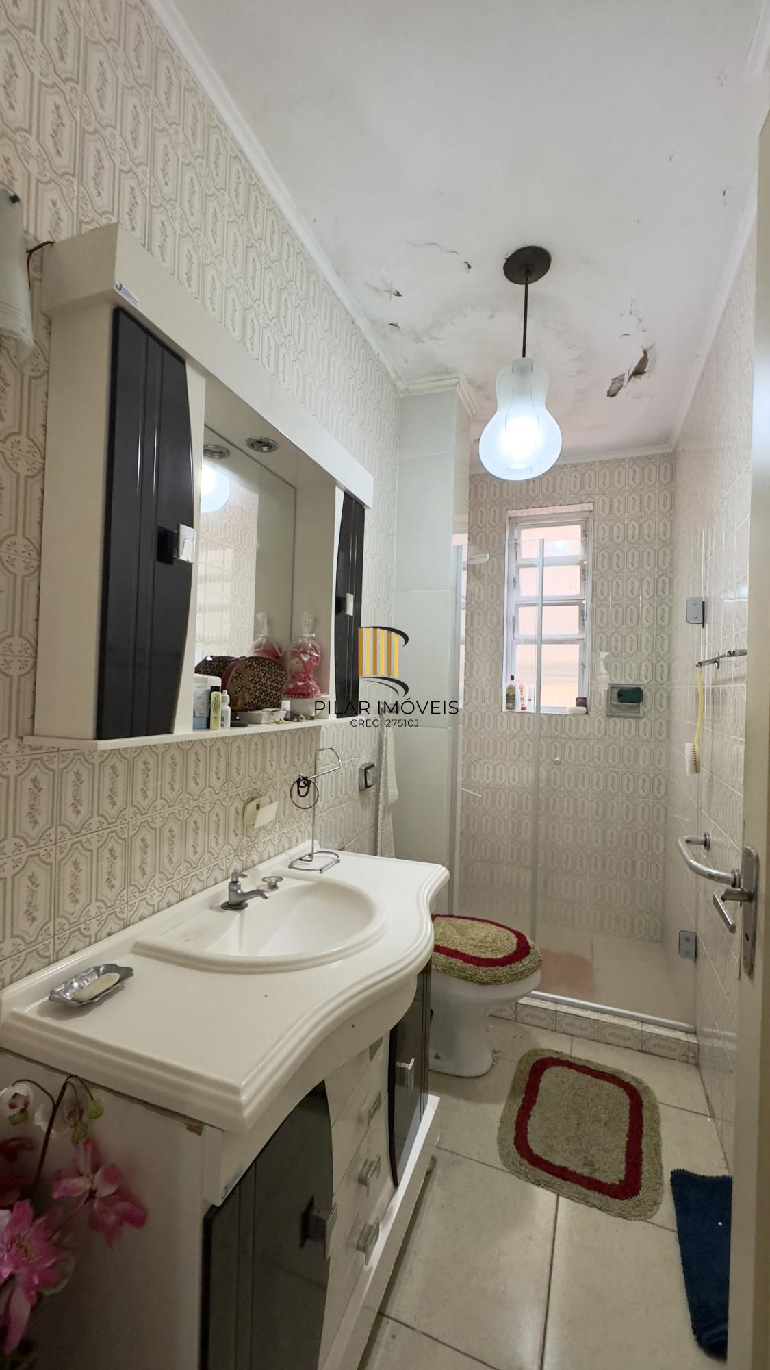Apartamento 2 dormitórios com pátio