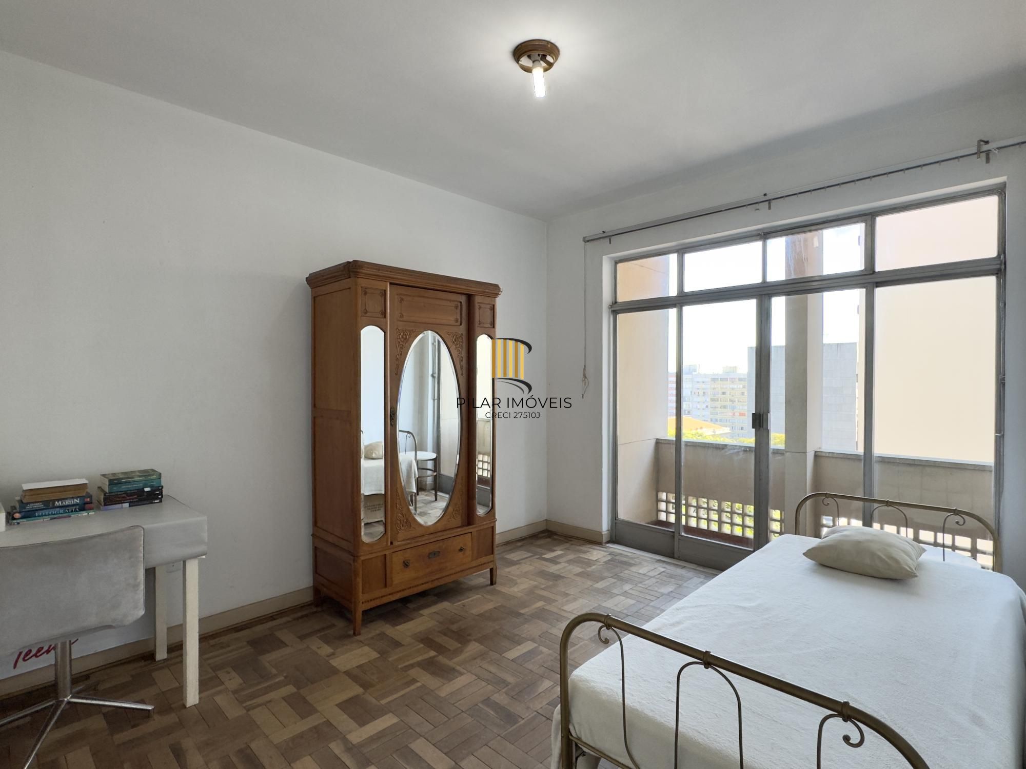 APARTAMENTO 3 DORMITÓRIOS COM LINDA VISTA DA CATEDRAL NO CENTRO HISTÓRICO