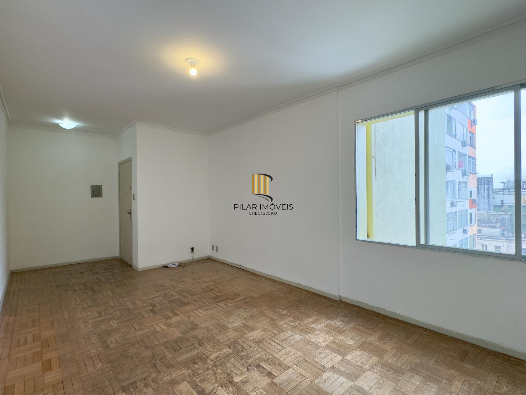 Apartamento 1 dormitório em andar alto, no coração do Centro Histórico