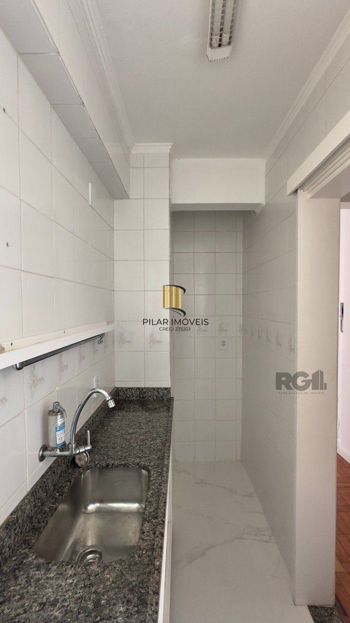 APARTAMENTO JK COM ÓTIMO ESPAÇO E BEM ILUMINADO PRÓXIMO AO GUAÍBA