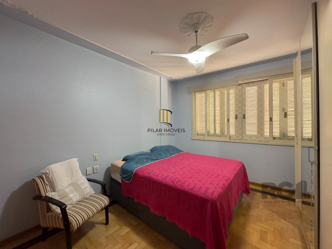 APARTAMENTO 3 DORMITÓRIOS, DE FRENTE E REFORMADO, NO CENTRO HISTÓRICO