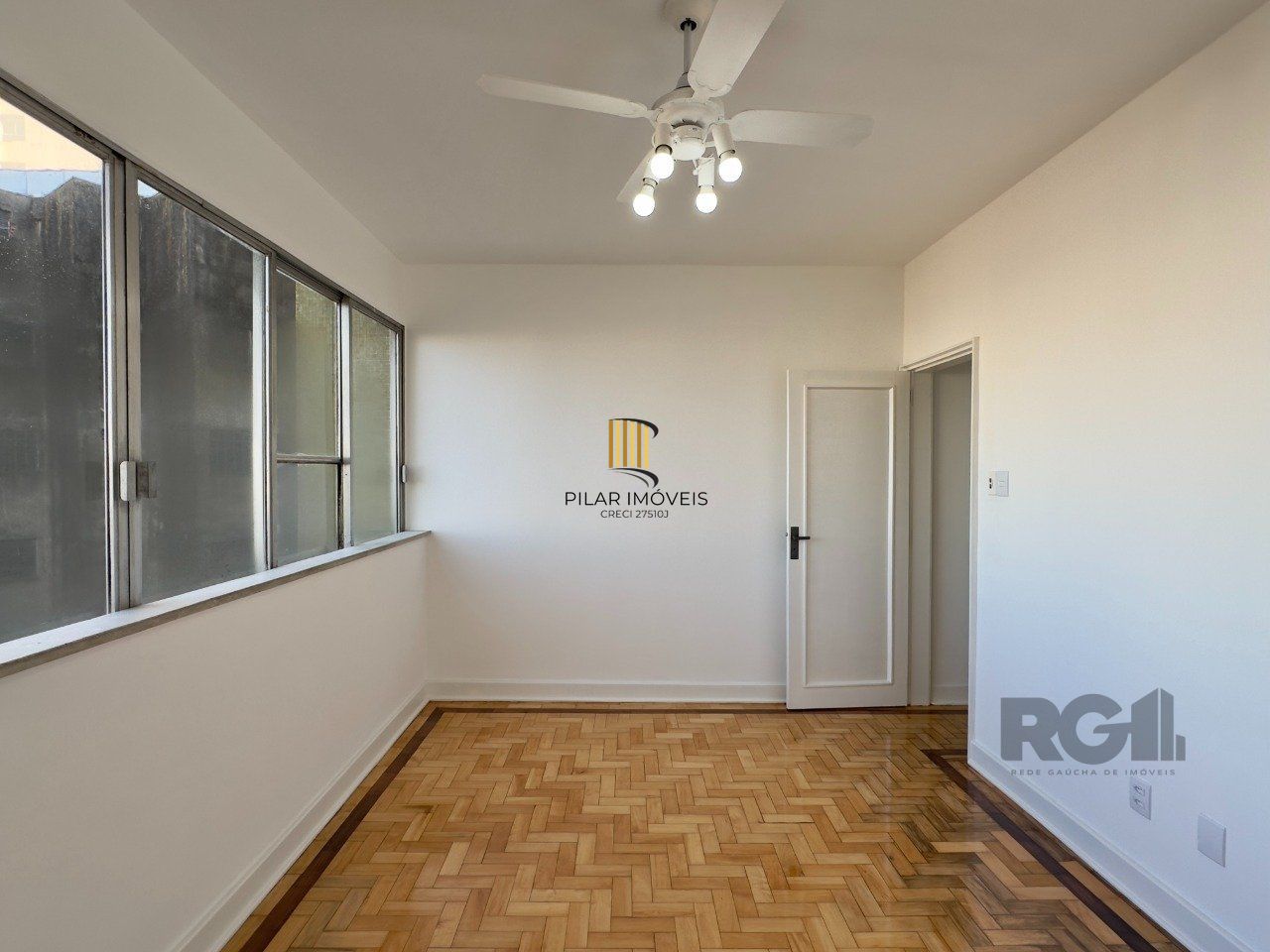SUPER APARTAMENTO REFORMADO DE 3 DORMITÓRIOS EM ÓTIMA LOCALIZAÇÃO NA DUQUE