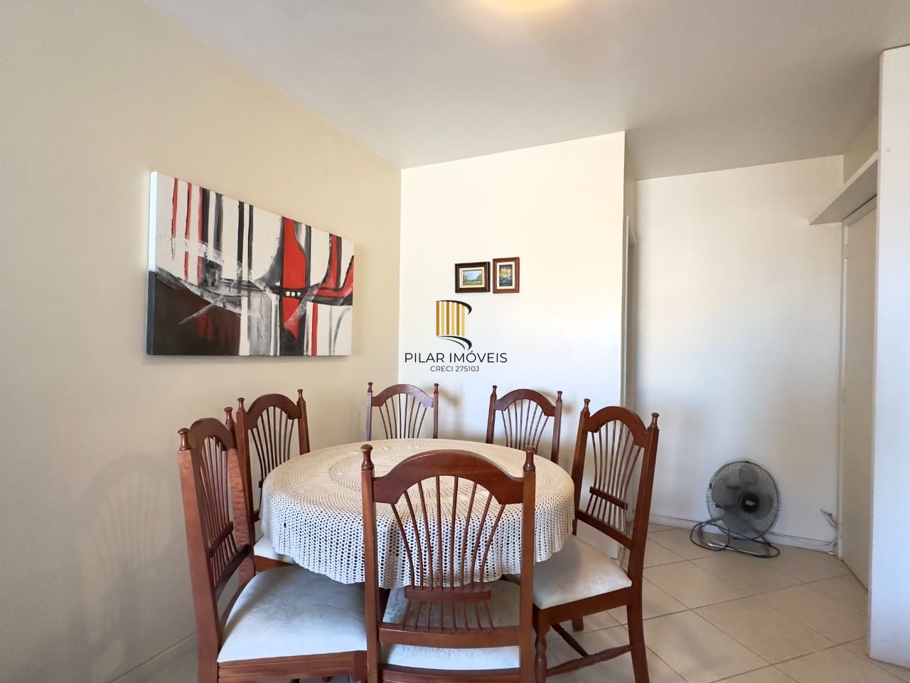 APARTAMENTO 2 DORMITÓRIOS COM LAVABO E VISTA DEFINIDA NO CENTRO HISTÓRICO