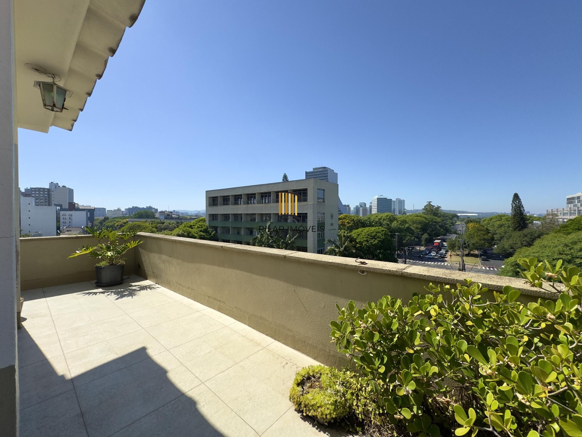 Cobertura 2 dormitórios no bairro Centro Histórico