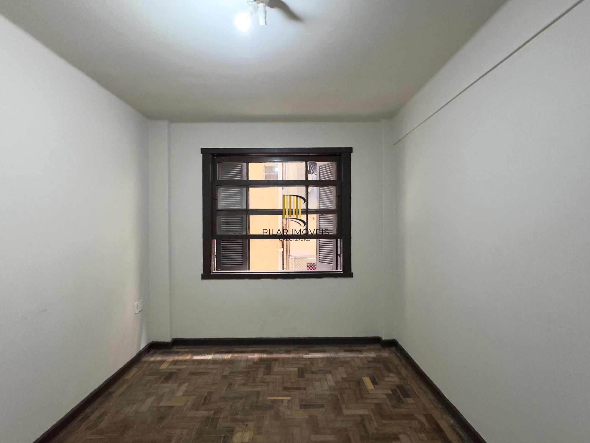 Apartamento de 62m², 2 dormitórios com banheiro auxiliar no Centro Histórico