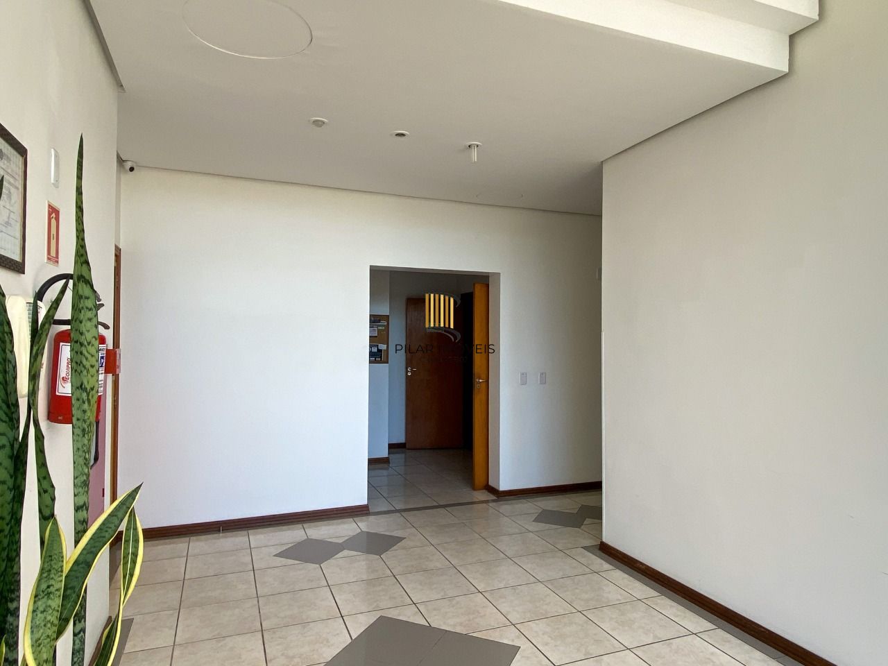 Apartamento 2 dormitórios, com vaga de garagem na Avenida Cavalhada