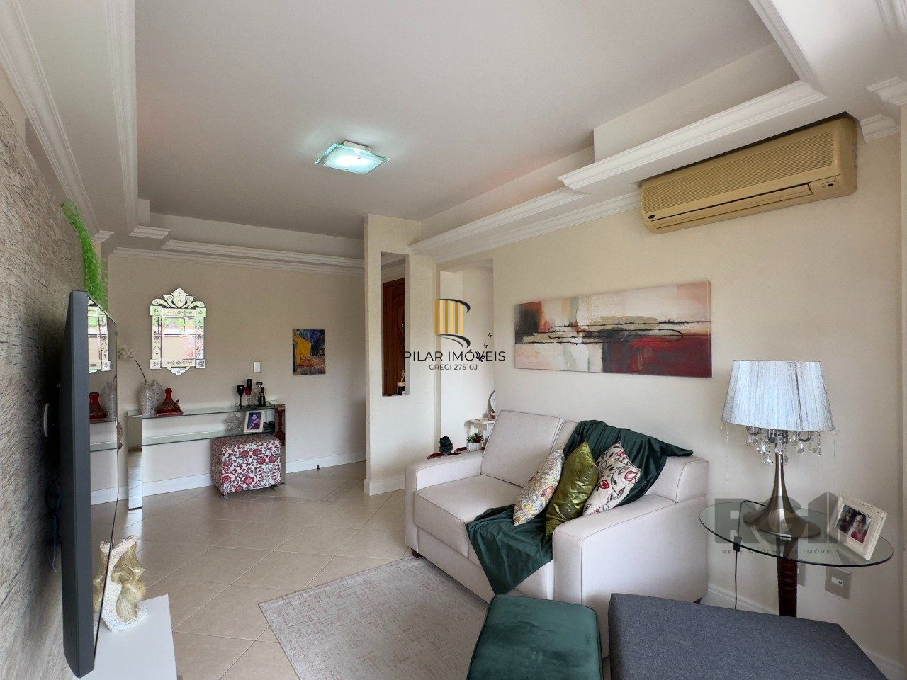 APARTAMENTO 2 DORMITÓRIOS, DE FRENTE, COM VAGA DE GARAGEM NO JARDIM BOTÂNICO