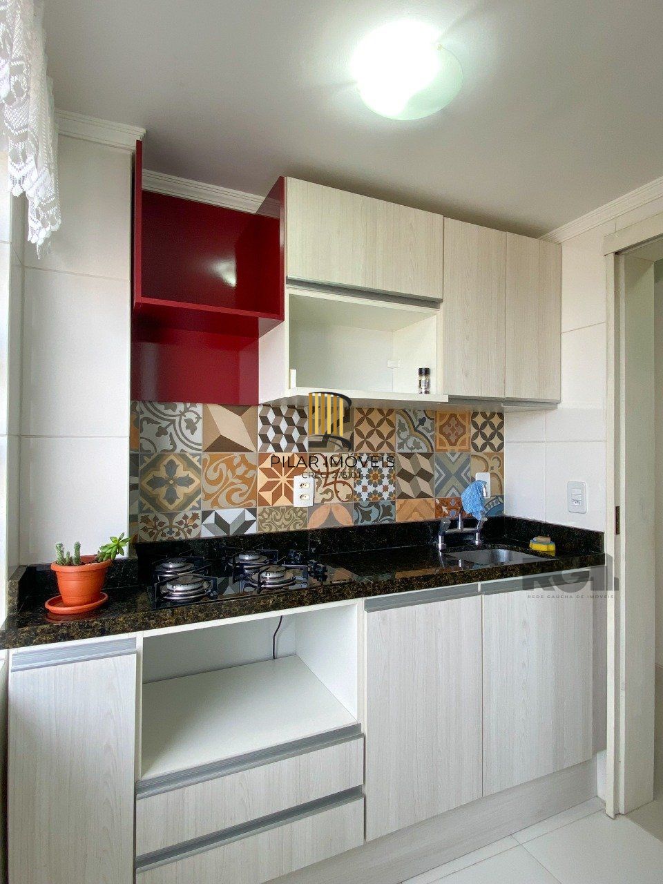 APARTAMENTO SEMIMOBILIADO COM PORTARIA NO CENTRO HISTÓRICO