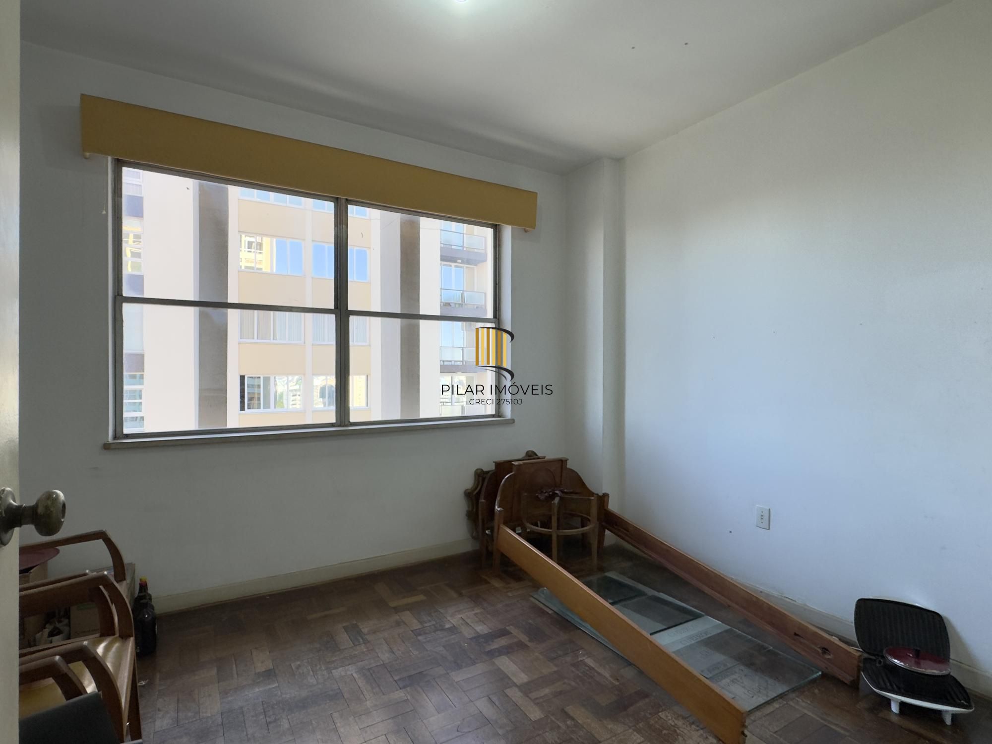 APARTAMENTO 3 DORMITÓRIOS COM LINDA VISTA DA CATEDRAL NO CENTRO HISTÓRICO