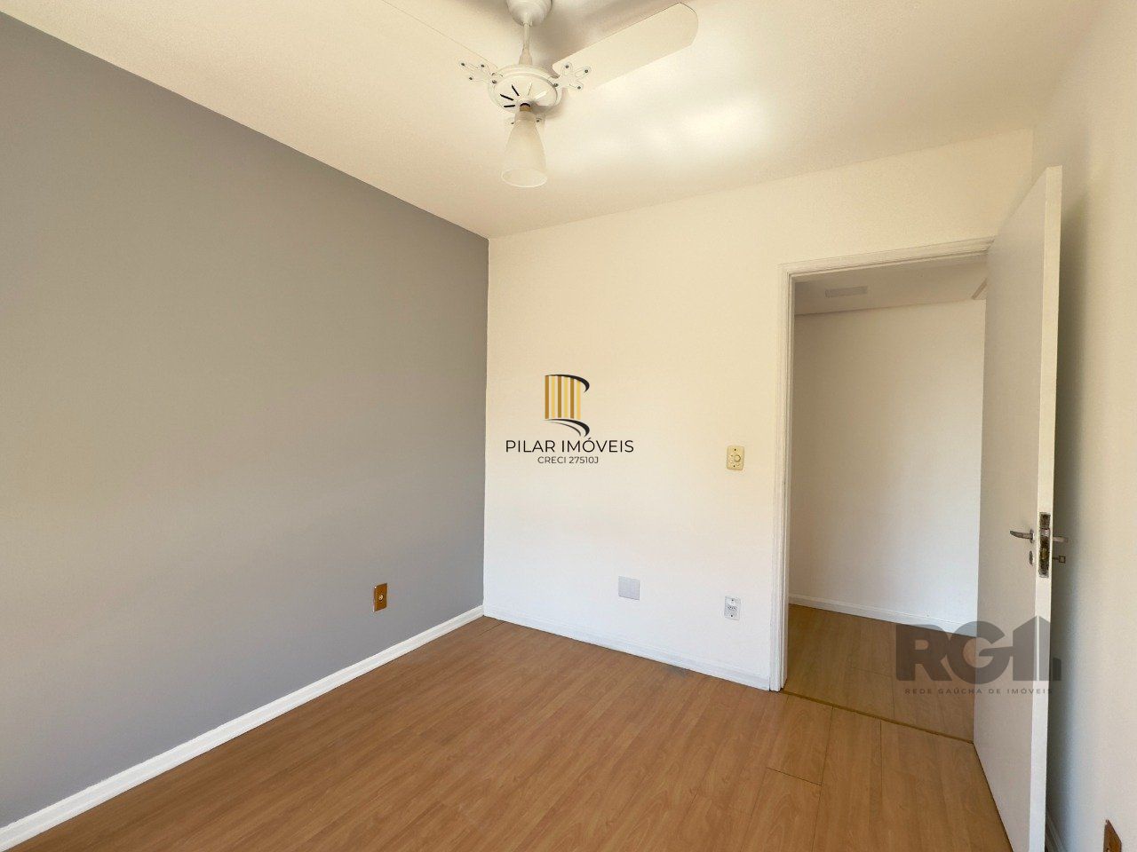APARTAMENTO 1 DORMITÓRIO EM ANDAR ALTO COM VISTA PARA GUAÍBA NO CENTRO HISTÓRICO