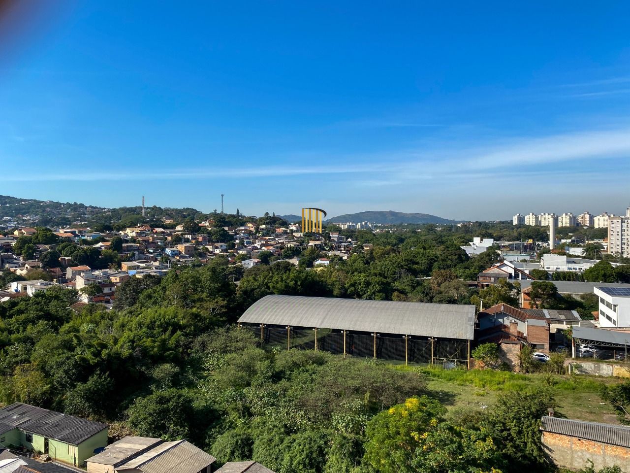 Apartamento 2 dormitórios, com vaga de garagem na Avenida Cavalhada
