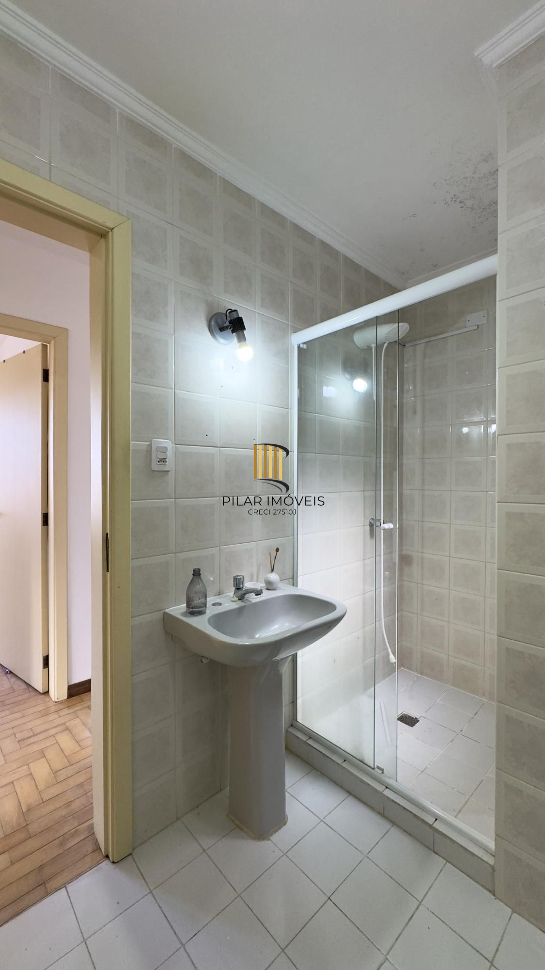 Apartamento amplo de 2 dormitório ao lado do Mãe de Deus e próximo da Orla