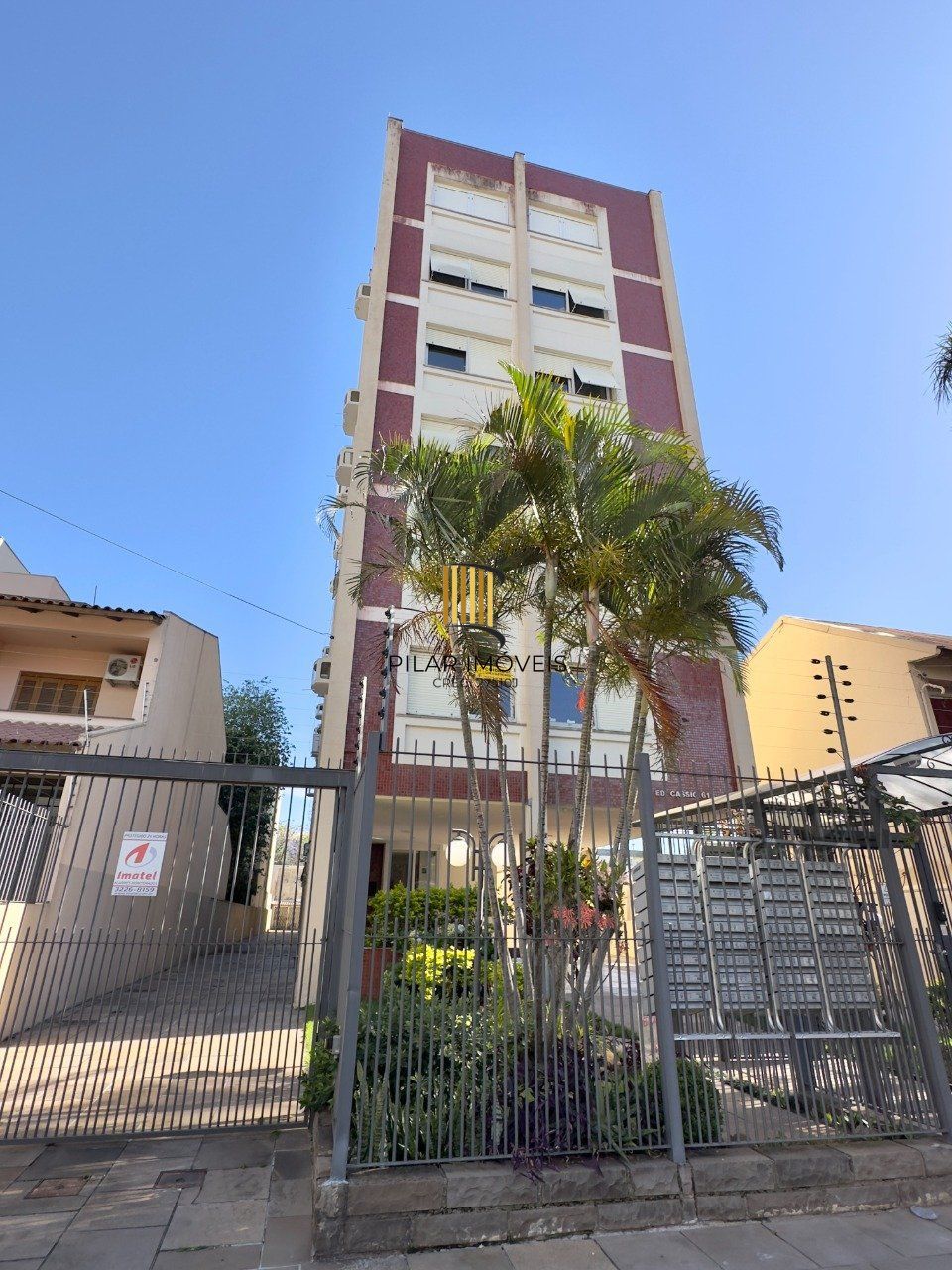 COBERTURA 2 DORMITÓRIOS, ENSOLARADA COM VISTA LIVRE NO MENINO DEUS