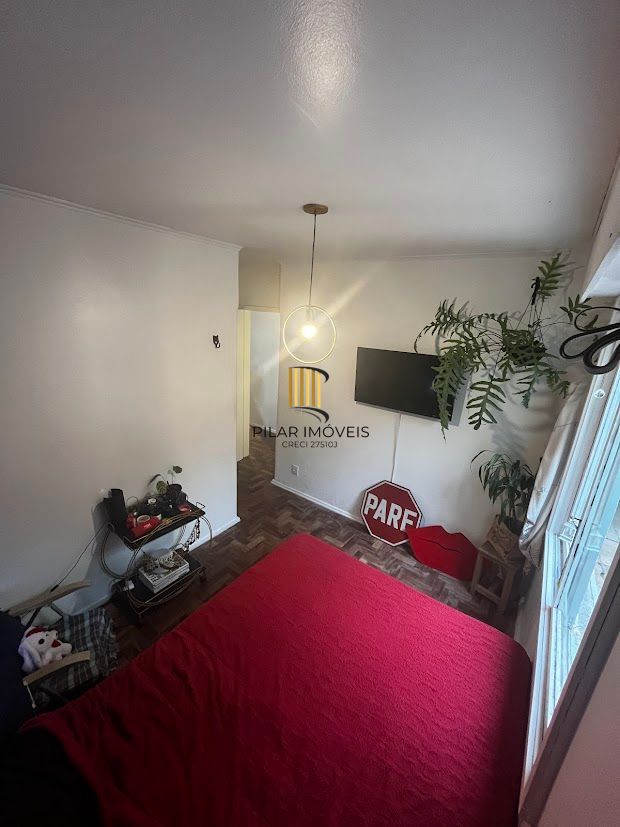 Apartamento 2 dormitórios com pátio no Centro Histórico