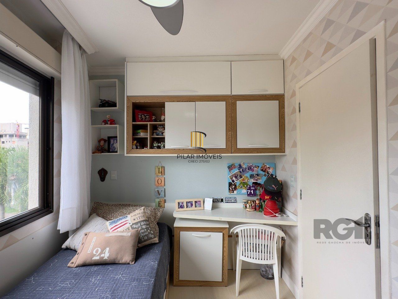 APARTAMENTO 2 DORMITÓRIOS, DE FRENTE, COM VAGA DE GARAGEM NO JARDIM BOTÂNICO